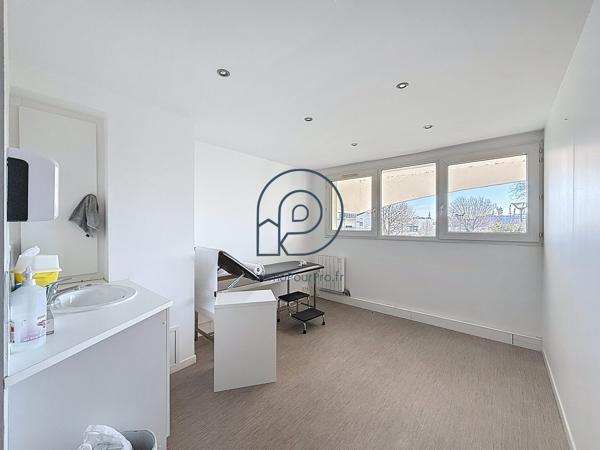🏢 LILLE – BOIS BLANC | BUREAUX 70 M² + GARAGE | EMPLACEMENT STRATÉGIQUE