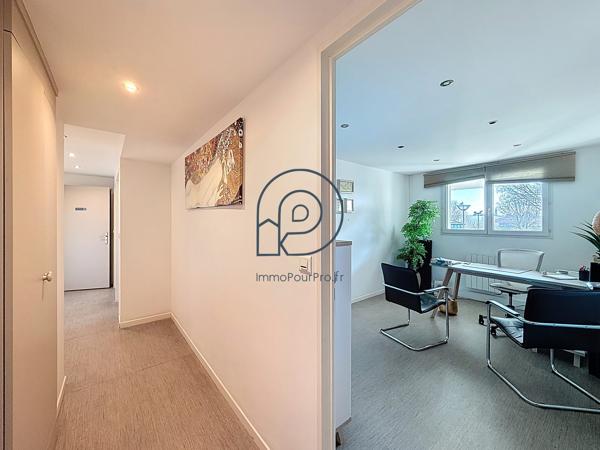 🏢 LILLE – BOIS BLANC | BUREAUX 70 M² + GARAGE | EMPLACEMENT STRATÉGIQUE