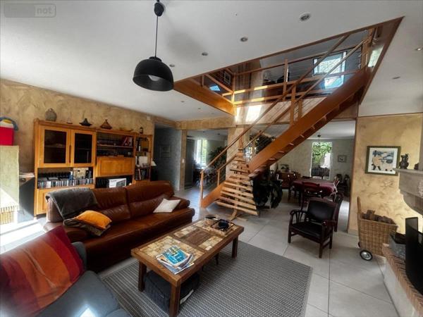 Maison à vendre à Saint-Germain-du-Puy dans le Cher (18390), ref : 04130