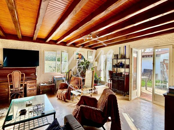 EXCLUSIVITE! A vendre maison à rénover Andernos- Maison de plain-pied à Andernos-les-Bains, proche plage du Mauret, avec jardin, garage et fort potentiel ANDERNOS La Source La chapelle forestière