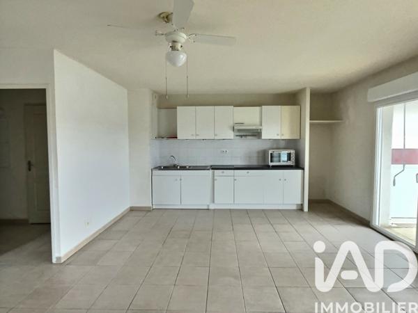 Location appartement 2 pièces 55 m² Saint-Martin-de-Crau