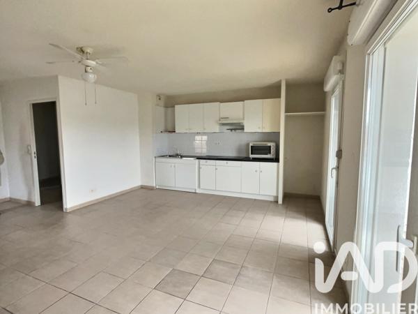 Location appartement 2 pièces 55 m² Saint-Martin-de-Crau