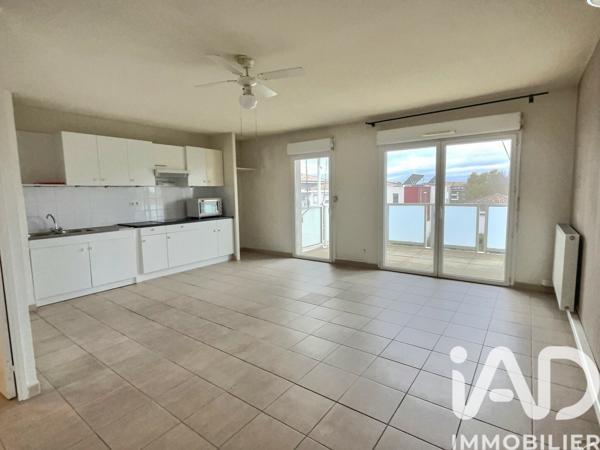 Location appartement 2 pièces 55 m² Saint-Martin-de-Crau