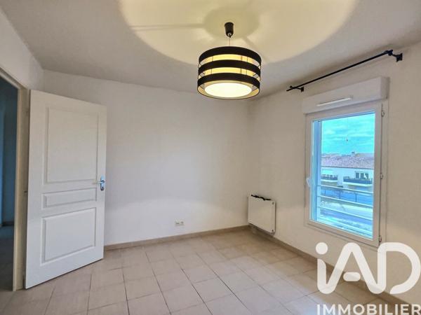 Location appartement 2 pièces 55 m² Saint-Martin-de-Crau