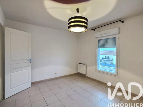 Location appartement 2 pièces 55 m² Saint-Martin-de-Crau