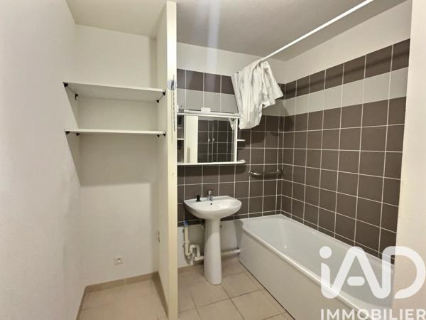 Location appartement 2 pièces 55 m² Saint-Martin-de-Crau