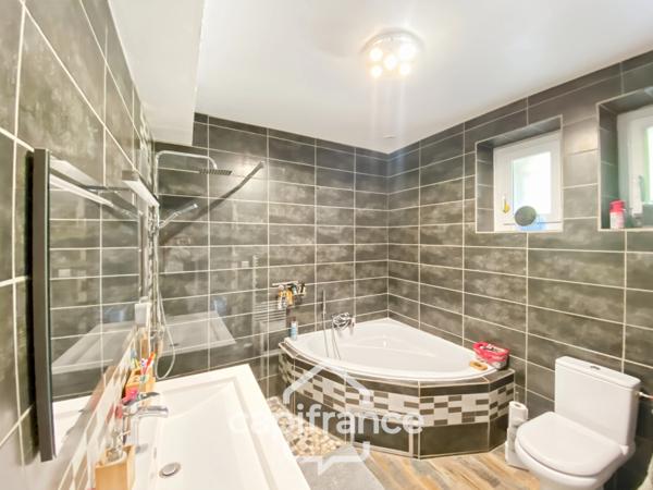 Maison à vendre 5 pièces SAINT VALLERIN (71)