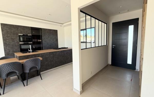 Vente Villa Neuve et piscine Joyeuse   