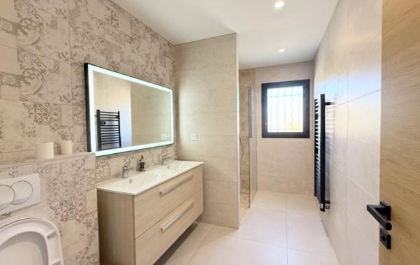 Vente Villa Neuve et piscine Joyeuse   