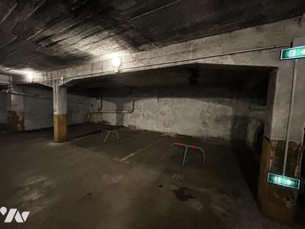 3 Places de Stationnements en sous-sol en plein hyper-centre 