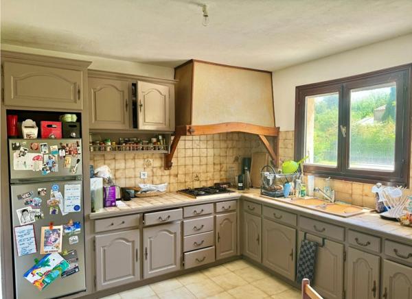 Villa plain-pied louée, jardin 1700 m² et garage 40 m², à 5 minutes de Carcassonne