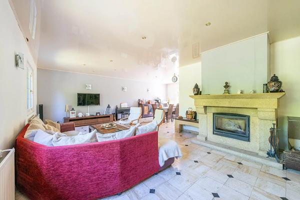 Maison à vendre 12 pièces 248m² Saint-Amand-les-Eaux (59230)