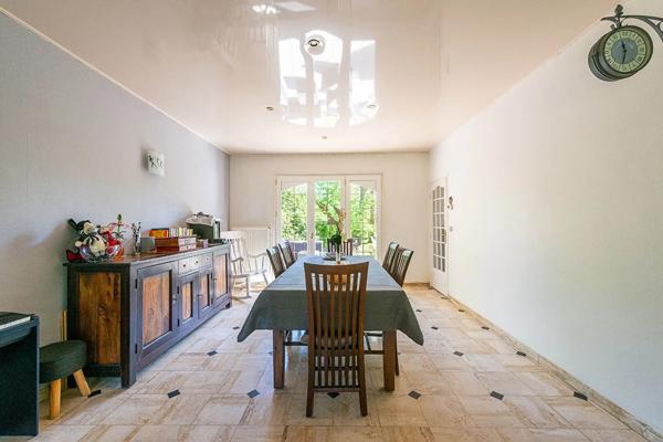 Maison à vendre 12 pièces 248m² Saint-Amand-les-Eaux (59230)