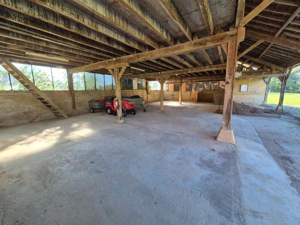 Dpt Indre (36), à vendre proche de LA CHATRE propriété de 154 m² et plus de 900 m2 de dépendances - Piscine - Terrain de 1,88 Ha