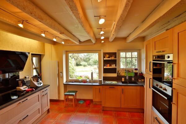 Dpt Indre (36), à vendre proche de LA CHATRE propriété de 154 m² et plus de 900 m2 de dépendances - Piscine - Terrain de 1,88 Ha