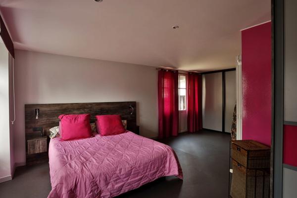 Dpt Indre (36), à vendre proche de LA CHATRE propriété de 154 m² et plus de 900 m2 de dépendances - Piscine - Terrain de 1,88 Ha