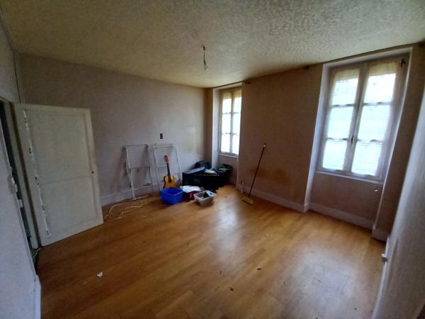 PREMERY 58700 Maison centre ville avec toutes commodités