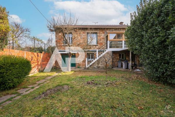 Maison Rueil-Malmaison 3 pièce(s) 90m2 590 000 € **  - Référence  19894