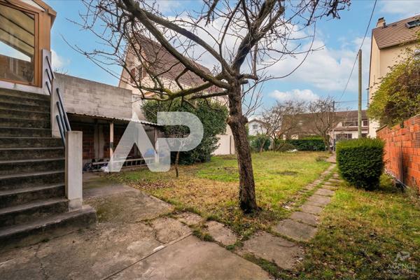 Maison Rueil-Malmaison 3 pièce(s) 90m2 590 000 € **  - Référence  19894
