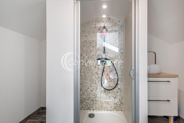 Maison
                                                                                                                                                                                                                                                                                                                        7 pièce(s)                                                                                                                                                                                                          5 chambre(s)                                                                                                                                                                                                          235  m²