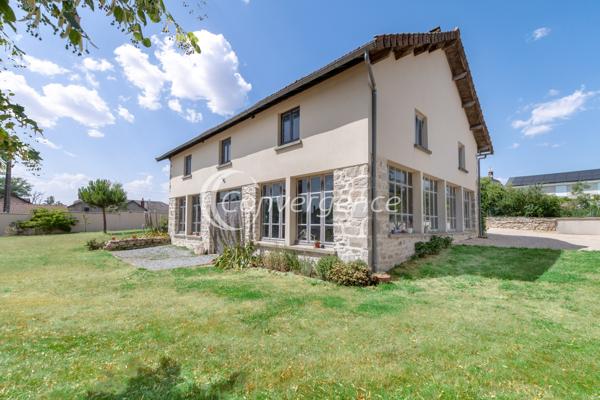 Maison
                                                                                                                                                                                                                                                                                                                        7 pièce(s)                                                                                                                                                                                                          5 chambre(s)                                                                                                                                                                                                          235  m²
