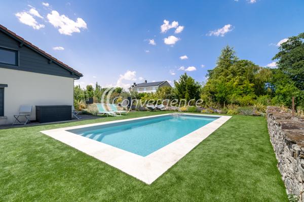 Maison
                                                                                                                                                                                                                                                                                                                        7 pièce(s)                                                                                                                                                                                                          5 chambre(s)                                                                                                                                                                                                          235  m²