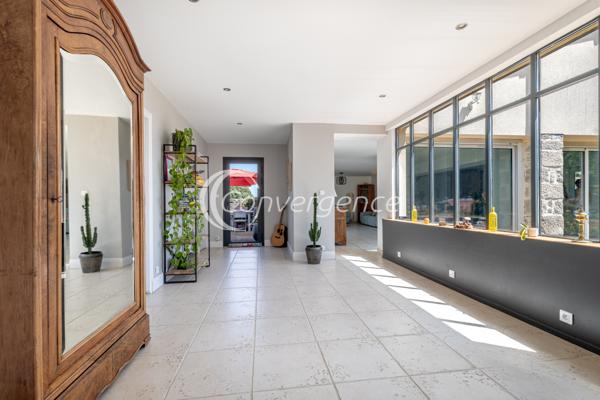Maison
                                                                                                                                                                                                                                                                                                                        7 pièce(s)                                                                                                                                                                                                          5 chambre(s)                                                                                                                                                                                                          235  m²