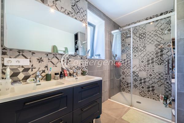 Maison
                                                                                                                                                                                                                                                                                                                        7 pièce(s)                                                                                                                                                                                                          5 chambre(s)                                                                                                                                                                                                          235  m²
