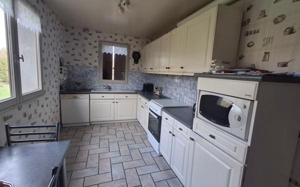 Maison à vendre    5 pièces •  Saint-Pierre-de-Chignac