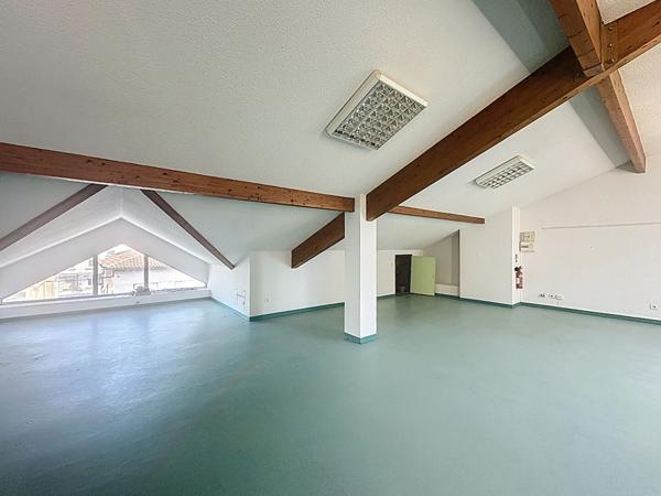 Local d'activité avec ascenseur 80m2 à vendre à Auch basse ville