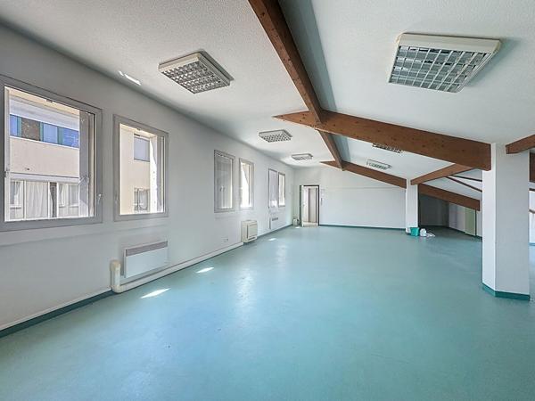 Local d'activité avec ascenseur 80m2 à vendre à Auch basse ville