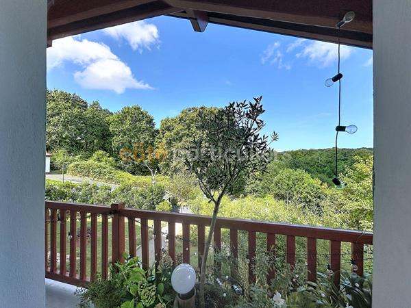 Vente
                Appartement108 m² - 4 Pièces -
                    ARBONNE (64210)