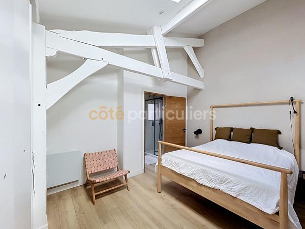 Vente
                Appartement108 m² - 4 Pièces -
                    ARBONNE (64210)
