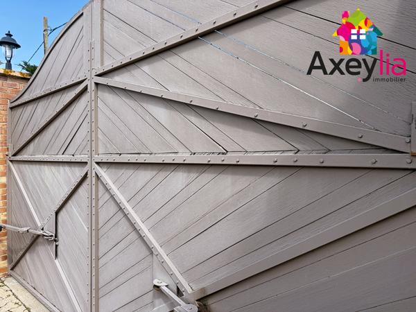 Notre-Dame-de-Boisset (42120) A VENDRE - NOTRE-DE-BOISSET - MAISON AVEC 4 CHAMBRES, GARAGE DOUBLE, GRAND TERRAIN, PISCINE ET VUE EXCEPTIONNE