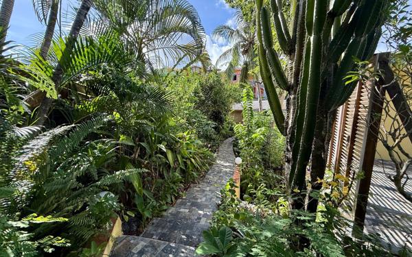 Maison à vendre    8 pièces •  Sainte-Luce