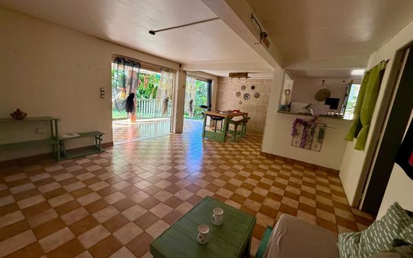 Maison à vendre    8 pièces •  Sainte-Luce