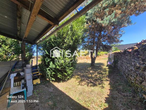 Maison avec cour... Grange jardin et puits d'eau