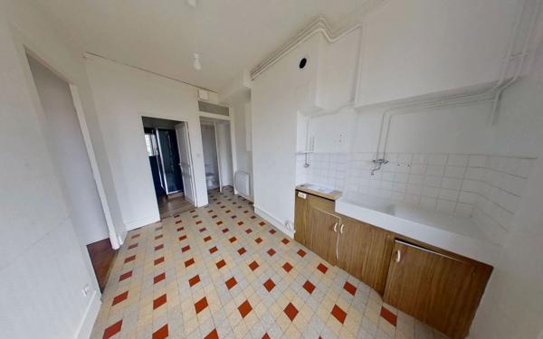 Appartement à vendre    2 pièces • 33 m2 Lyon 7