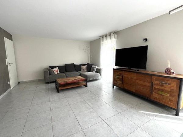 À vendre maison jumelée de 4 pièces