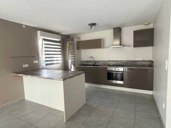 À vendre maison jumelée de 4 pièces