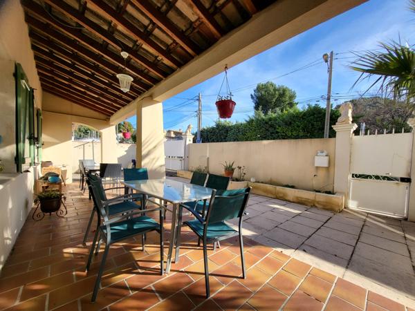 Vitrolles (13127) VILLA TYPE BASTIDE PROVENCALE 185 M2 AVEC PISCINE ET STUDIO VUE SUR ETANG