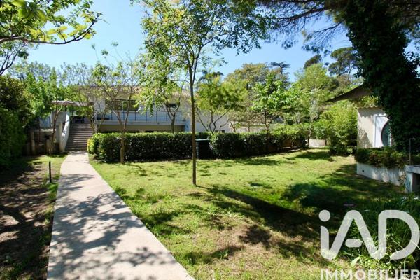 Maison à vendre 7 pièces 235 m² Marseille 12