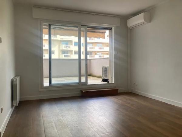 APPARTEMENT T2 A LOUER - LYON 6EME ARRONDISSEMENT Edgard Quinet 40 m 2 1 600 € charges comprises par mois