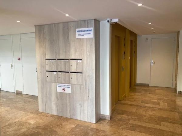 APPARTEMENT T2 A LOUER - LYON 6EME ARRONDISSEMENT Edgard Quinet 40 m 2 1 600 € charges comprises par mois