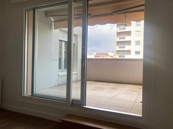 APPARTEMENT T2 A LOUER - LYON 6EME ARRONDISSEMENT Edgard Quinet 40 m 2 1 600 € charges comprises par mois