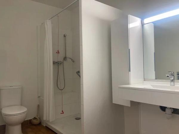 APPARTEMENT T2 A LOUER - LYON 6EME ARRONDISSEMENT Edgard Quinet 40 m 2 1 600 € charges comprises par mois