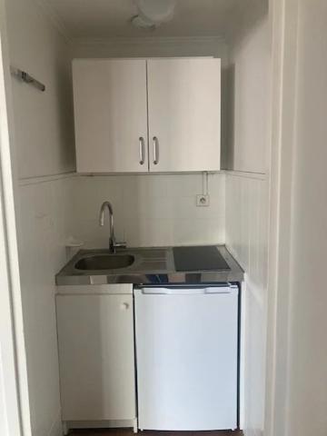 APPARTEMENT T2 A LOUER - LYON 6EME ARRONDISSEMENT Edgard Quinet 40 m 2 1 600 € charges comprises par mois