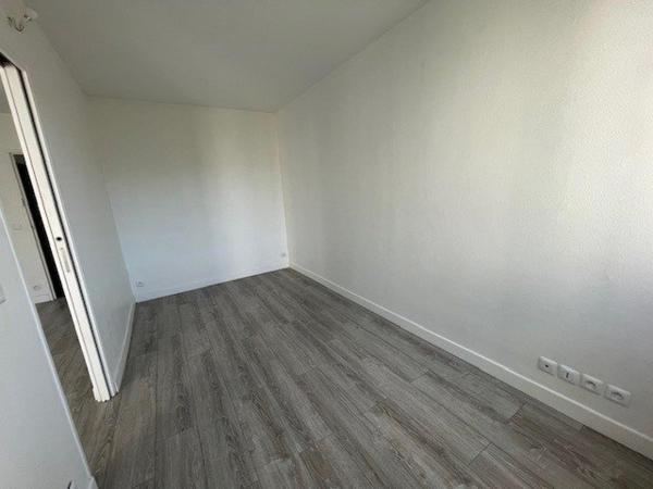 Centre ville, écoles, métros et commerces à 3 min