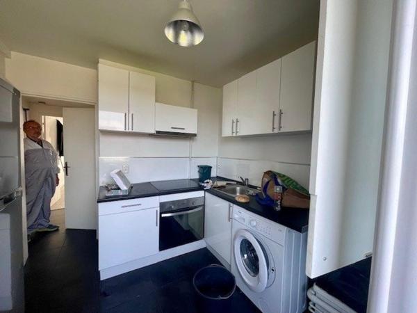 Centre ville, écoles, métros et commerces à 3 min