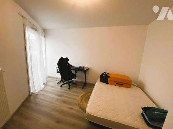 BORDEAUX Cours du Médoc - Proximité Tram C
APPARTEMENT de 77 m² AVEC TERRASSE
 Vous apprécier...